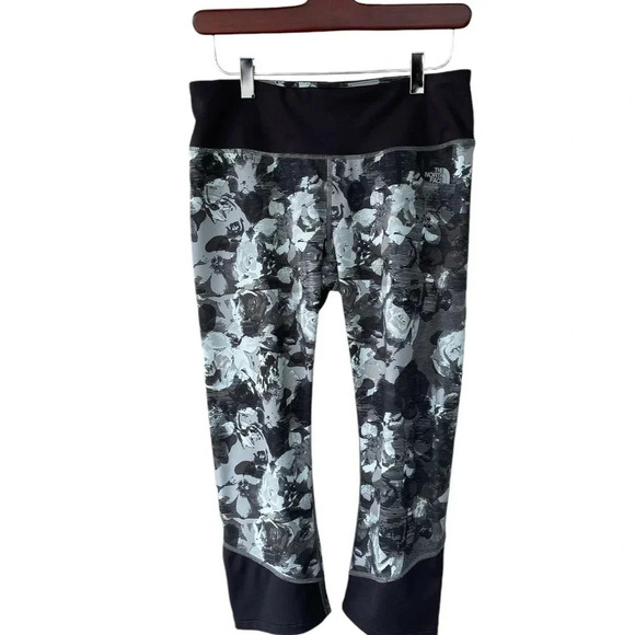 The North Face FlashDry Cropped Leggings L Black Gray Floral Print Activewear - Picture 9 of 12
